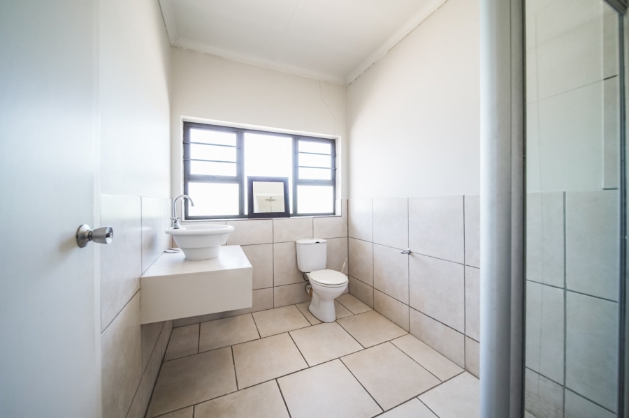 Commercial Property for Sale in Cove Ridge East Eastern Cape